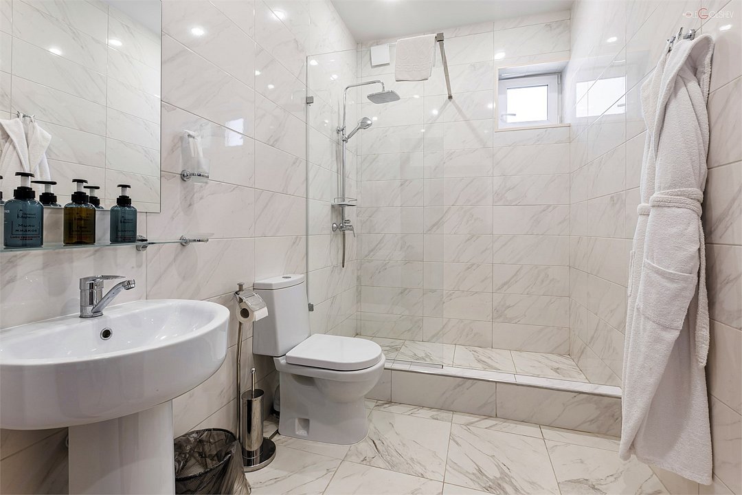 Полулюкс 2-местный 1-комнатный (с лоджией, 2 этаж)