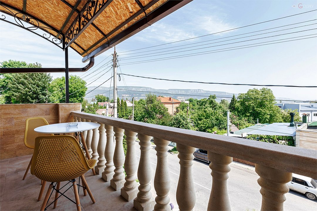 Полулюкс 2-местный 1-комнатный (с лоджией, 2 этаж)