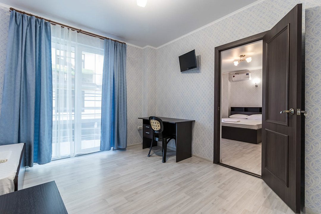 Комфорт 5-местный 2-комнатный (с балконом)