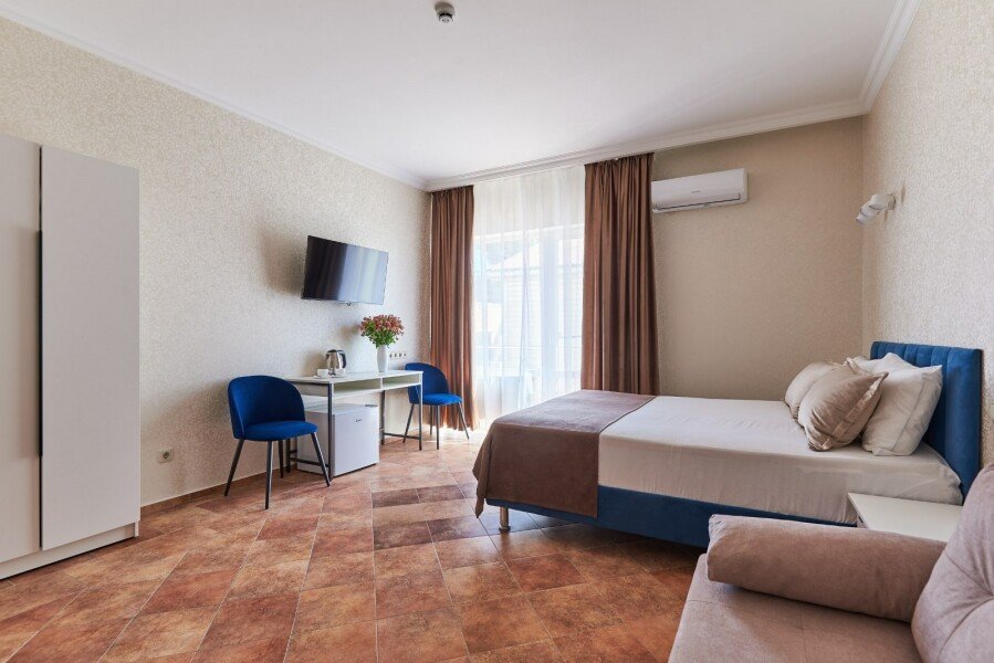 Полулюкс 4-местный (с балконом)