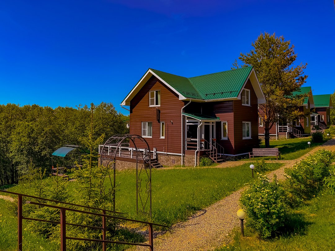 Коттедж стандартный 10-местный (с мангальной зоной)