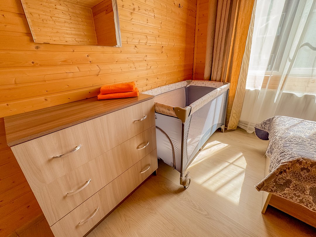 Коттедж стандартный 10-местный (с мангальной зоной)