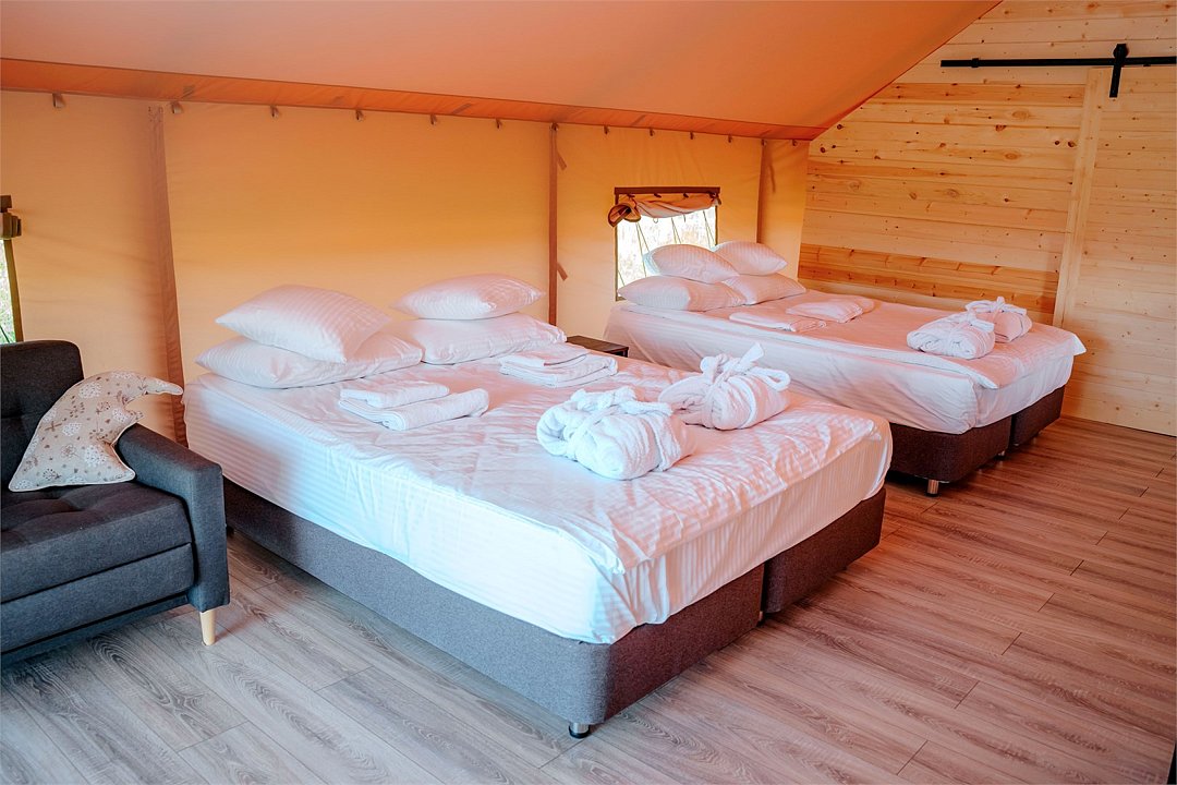 Лодж 4-местный 1-комнатный (Семейный уют)