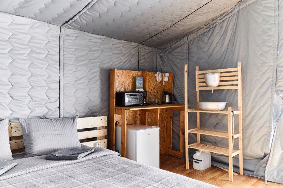 Тент-хаус 3-местный 1-комнатный (Семейный , б/у)