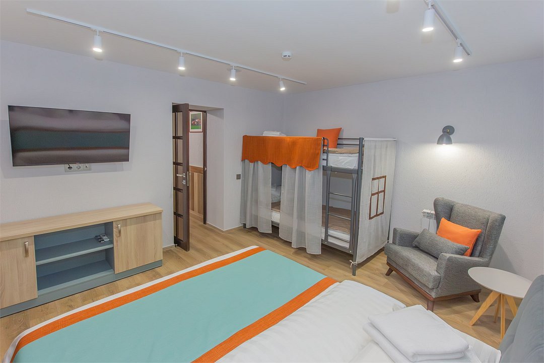 Джуниор сюит 4-местный (корпус Бурый)