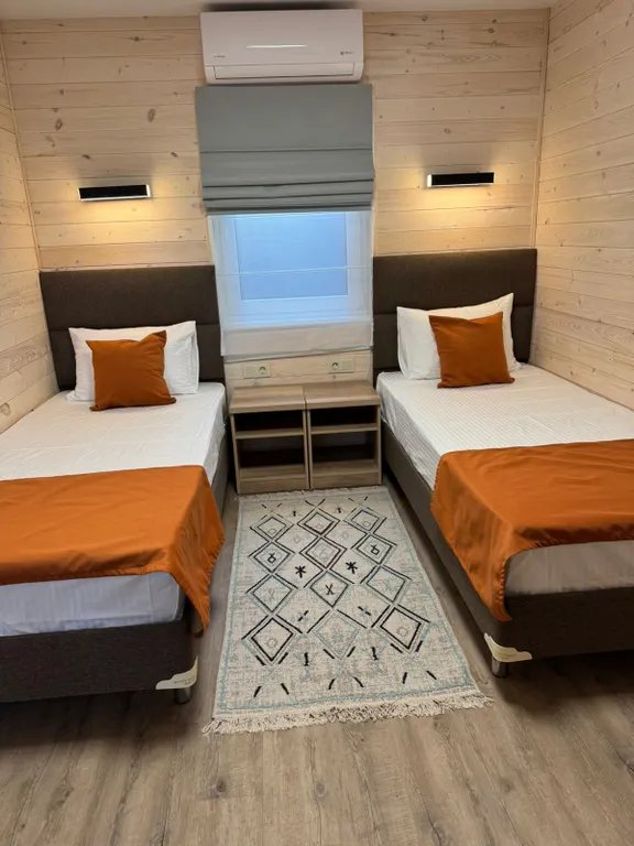 Коттедж 4-местный 2-комнатный (№1)