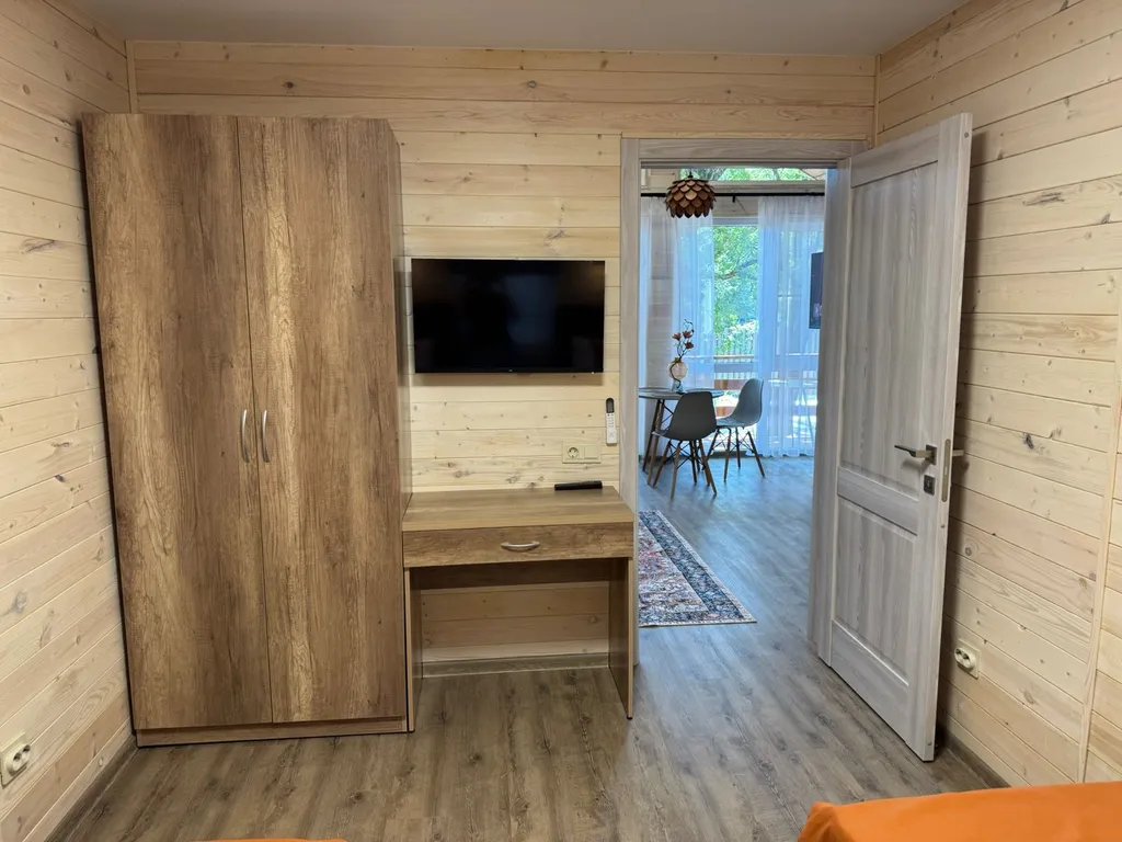 Коттедж 4-местный 2-комнатный (№1)