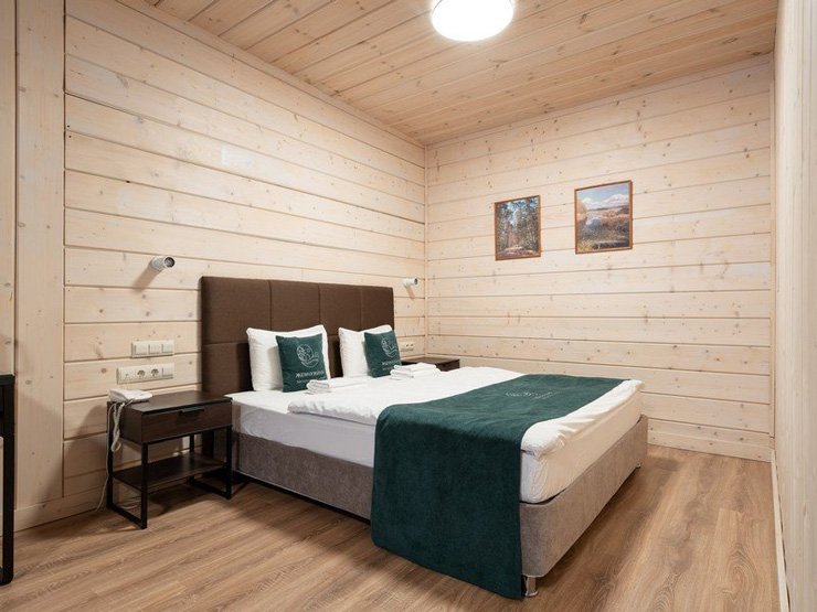 Полулюкс 2-местный (вид на территорию)