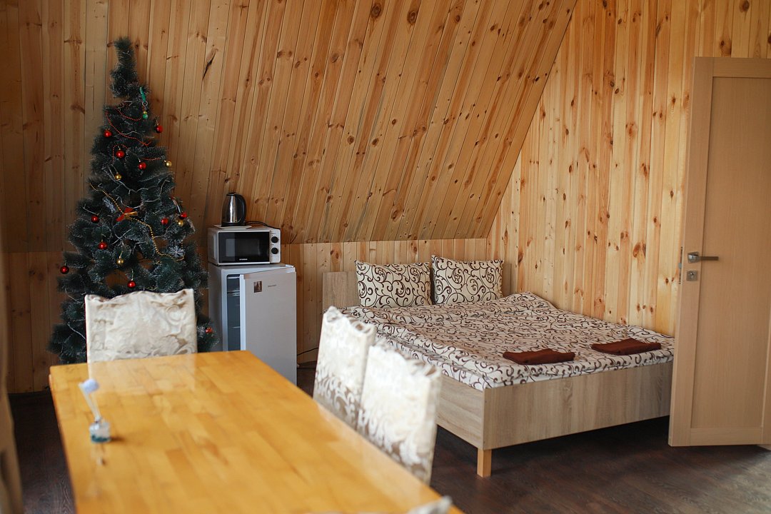 Коттедж 4-местный 2-комнатный с бассейном