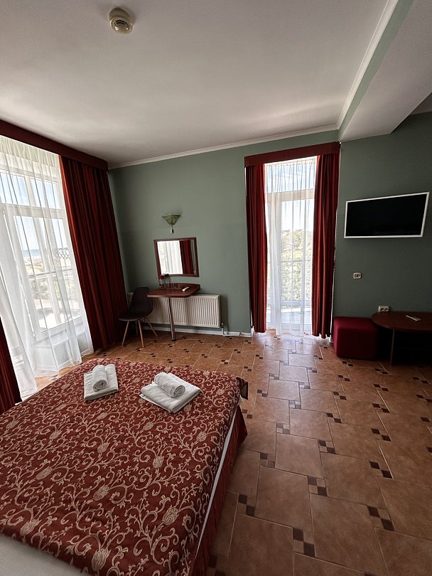 Студио 3-местный (3)