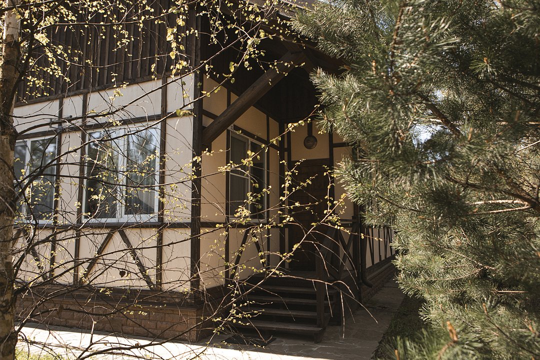 Дом 4-местный 2-комнатный (Брусника, №10)