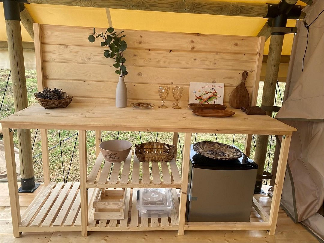 Глэмпинг 3-местный (палатка, летний вид размещения)Фотографии