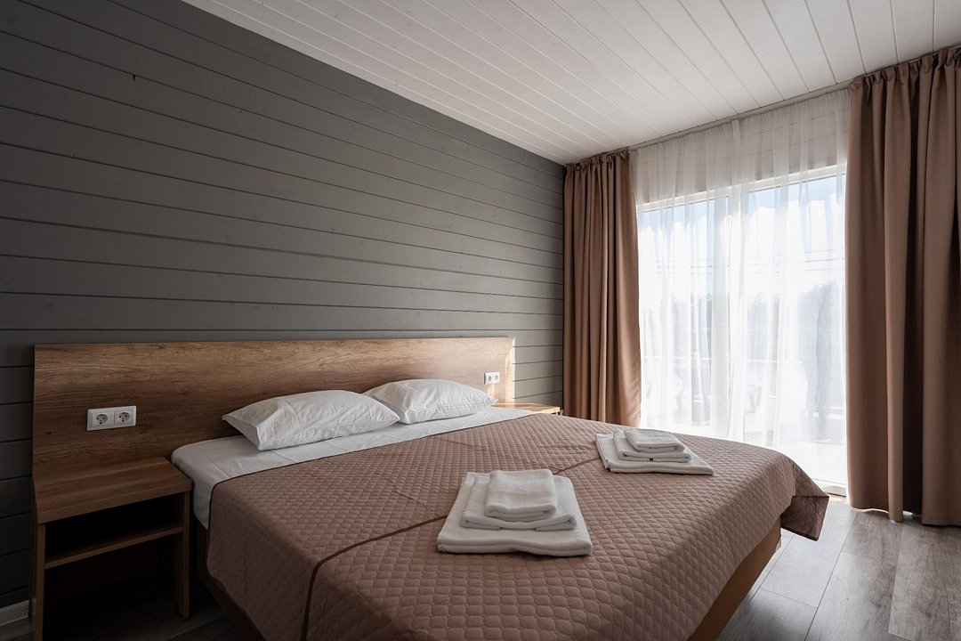 Номер 4-местный 2-комнатный (выход на бассейн)