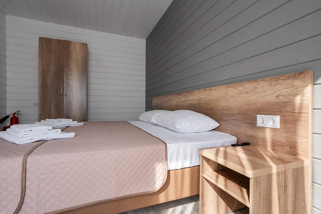 Номер 4-местный 2-комнатный (выход на бассейн)