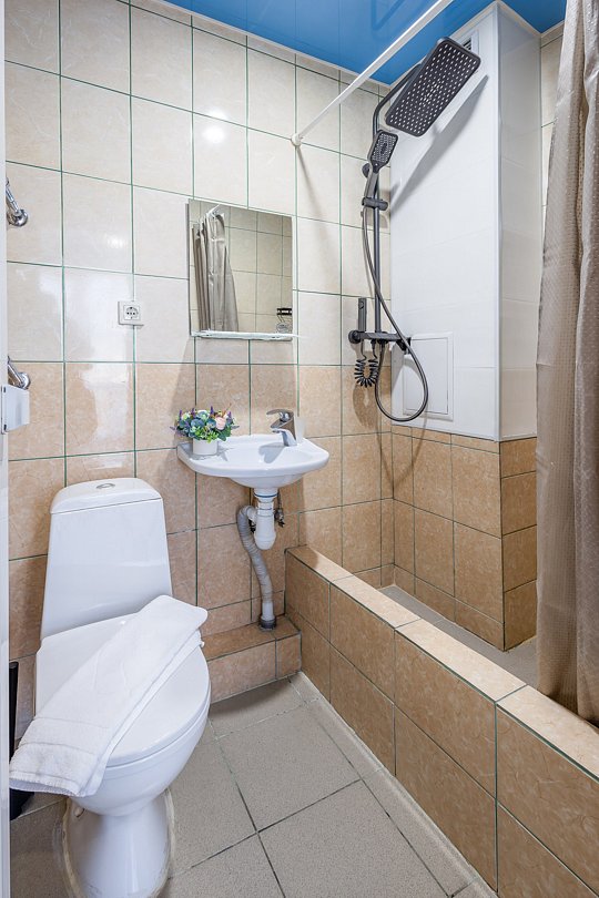 Комфорт 3-местный (с балконом и видом на горы)