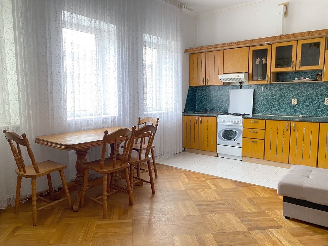 Апартаменты 6-местный 2-комнатный (с балконом)