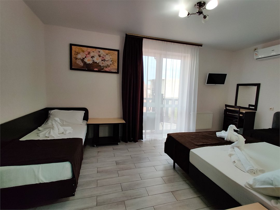 Стандартный 4-местный (с балконом)