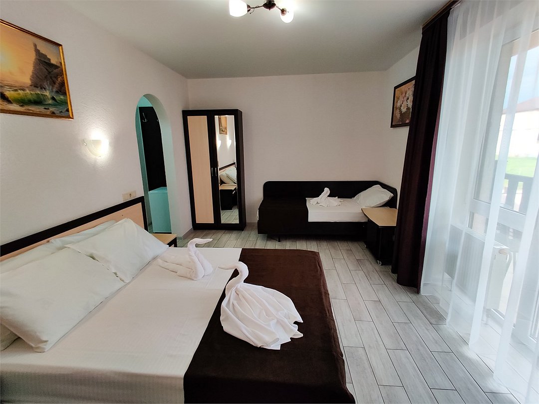 Стандартный 4-местный (с балконом)