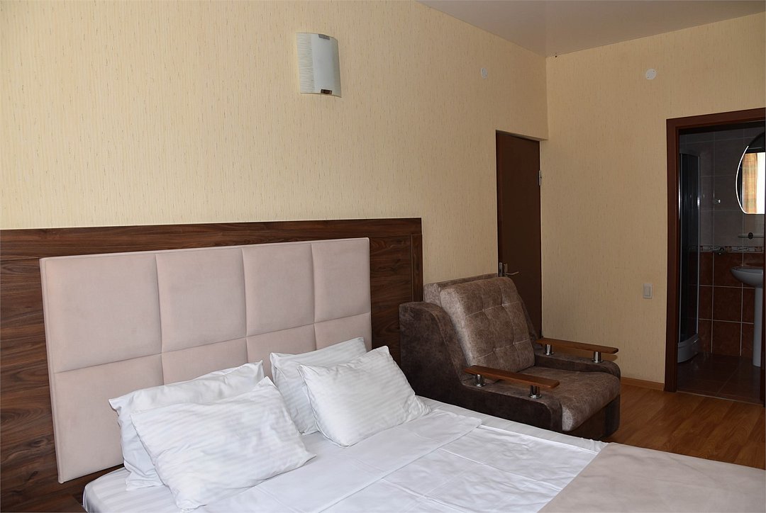 Номер 3-местный (с креслом)