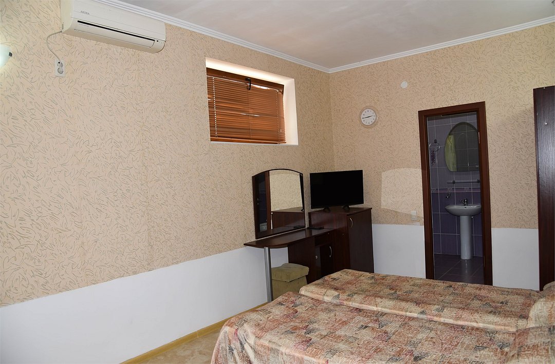 Номер 4-местный (полу-цоколь)