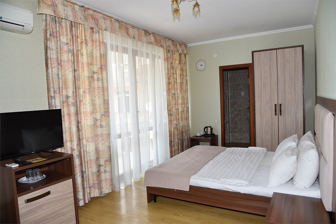 Номер 4-местный (с балконом)