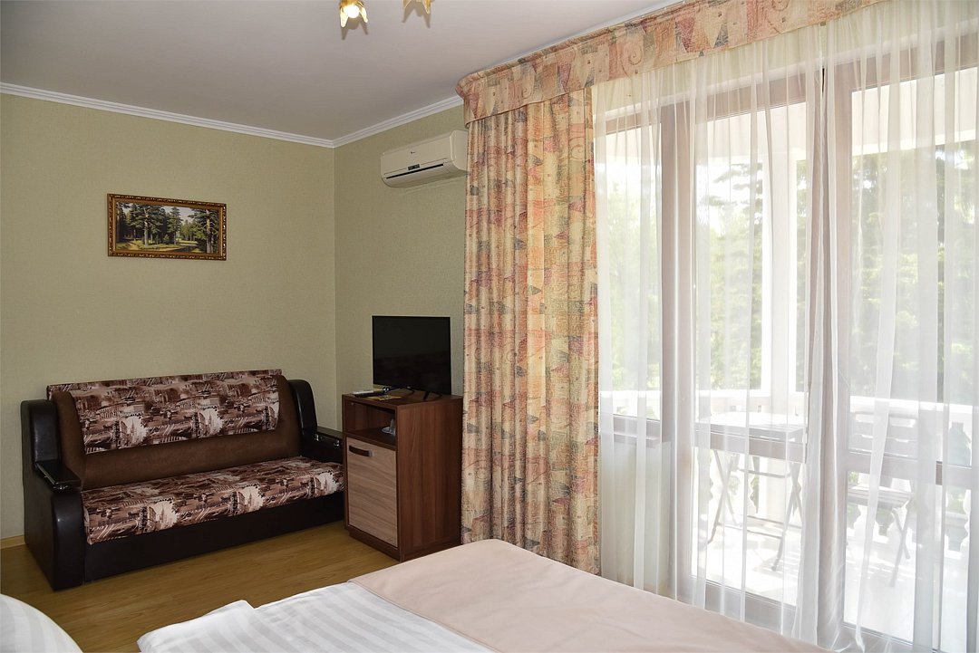 Номер 4-местный (с балконом)