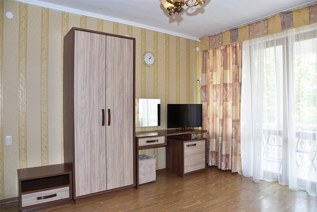 Номер 4-местный (с балконом)