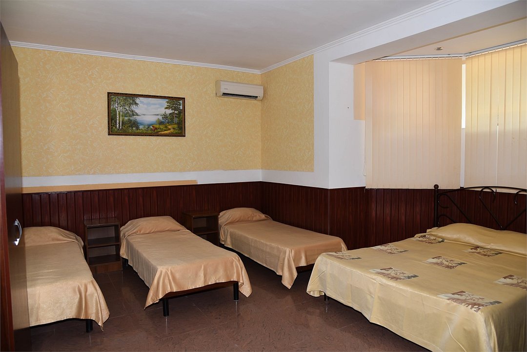 Номер 5-местный (полу-цоколь)