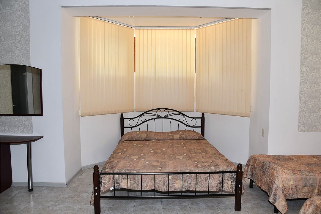 Номер 5-местный (полу-цоколь)