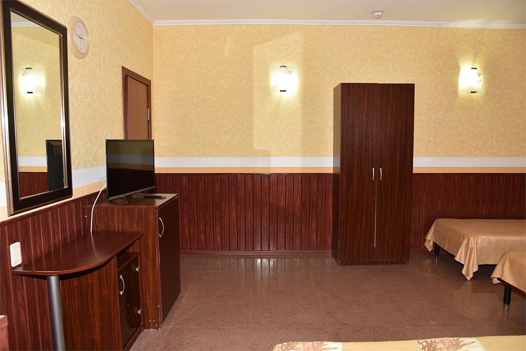 Номер 5-местный (полу-цоколь)