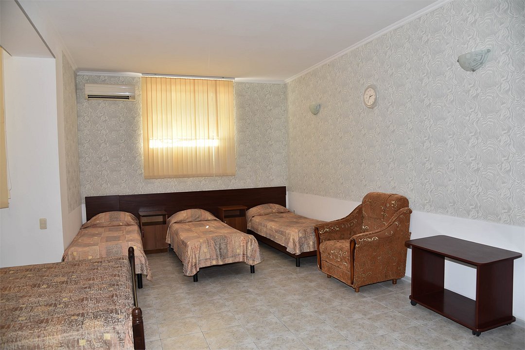 Номер 5-местный (полу-цоколь)