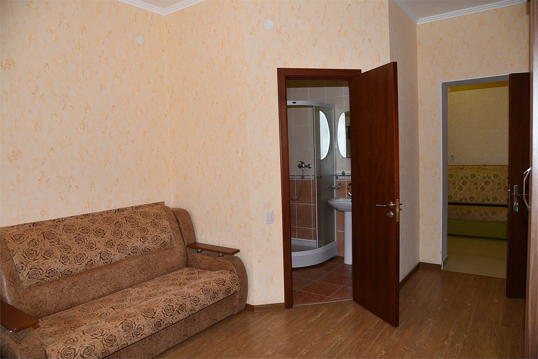 Номер 5-местный 2-комнатный (с мини-кухней)