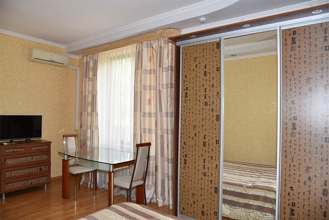 Номер 5-местный 2-комнатный (с мини-кухней)