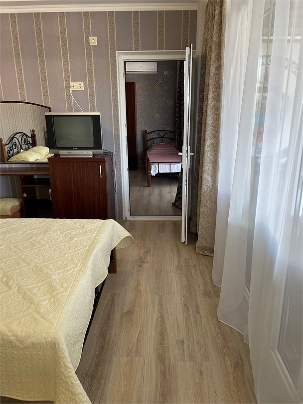 Апартаменты 6-местный 3-комнатный (с отдельным входом и террасой)