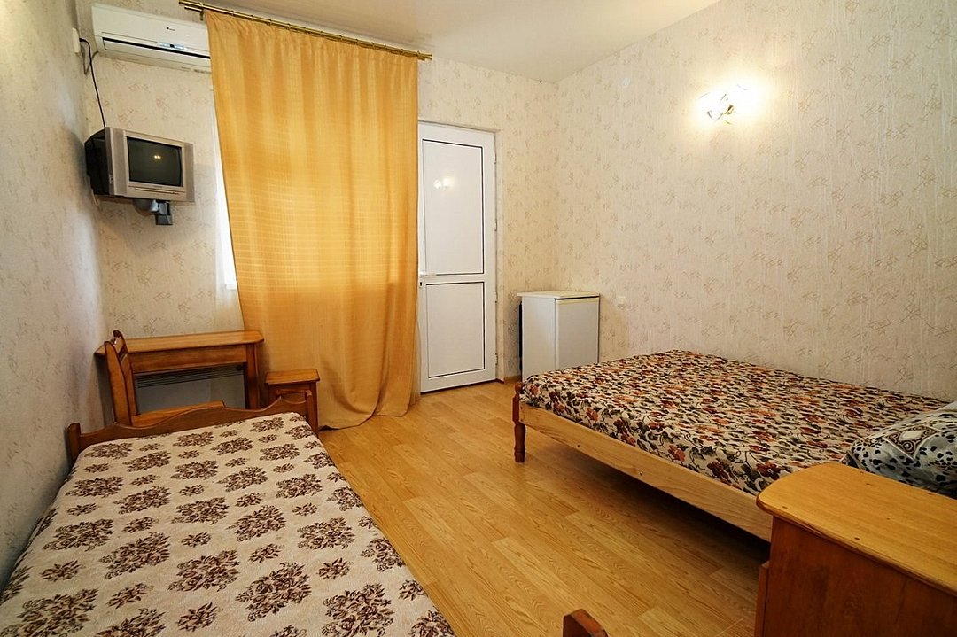 Бюджетный 3-местный