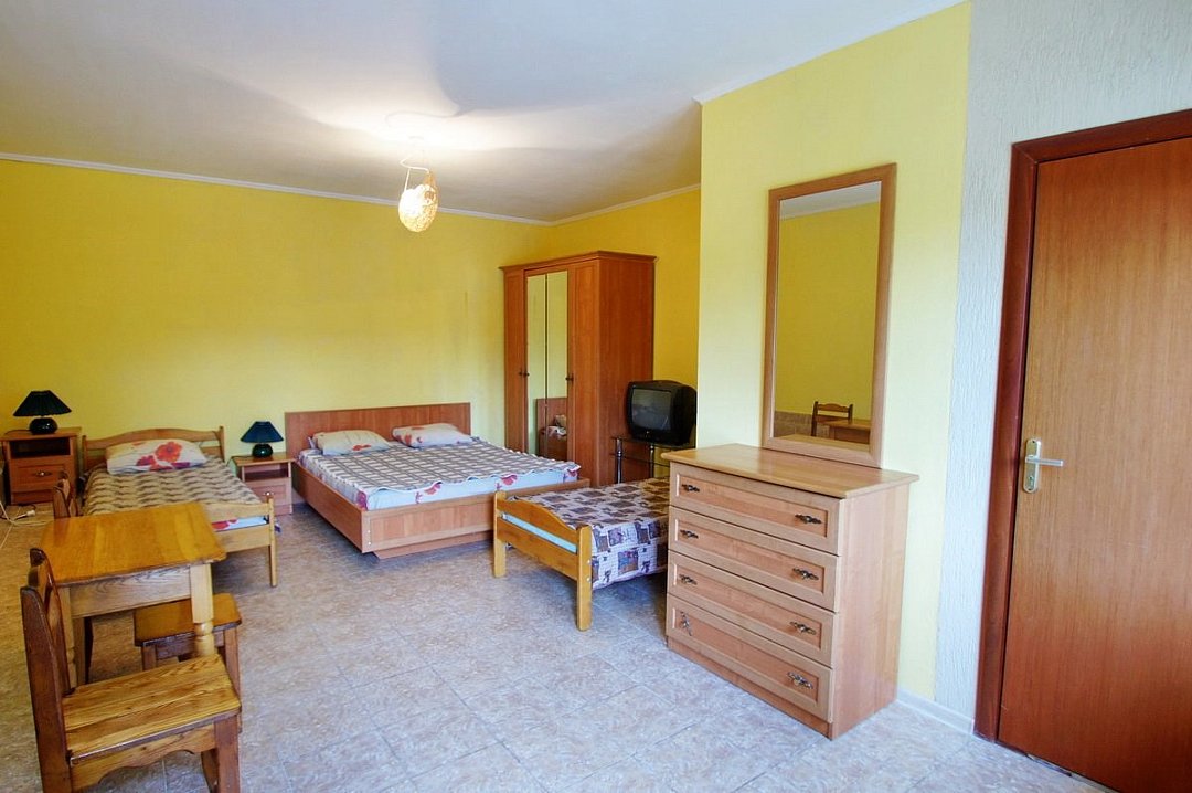 Номер 5-местный