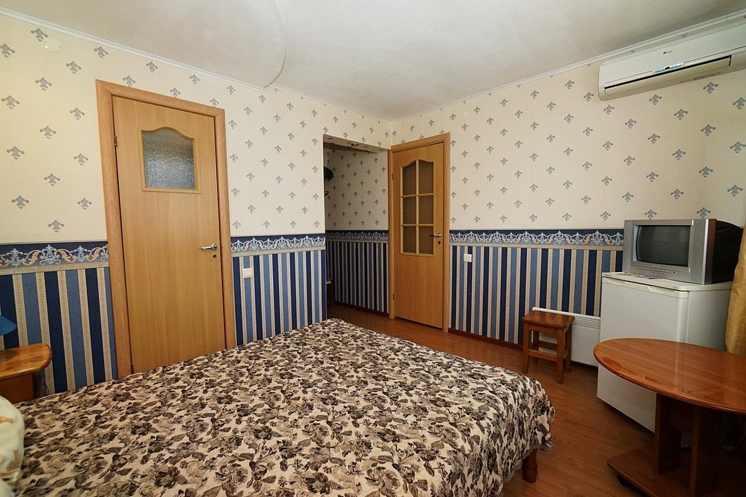 Номер 6-местный 3-комнатный (с мини-кухней)