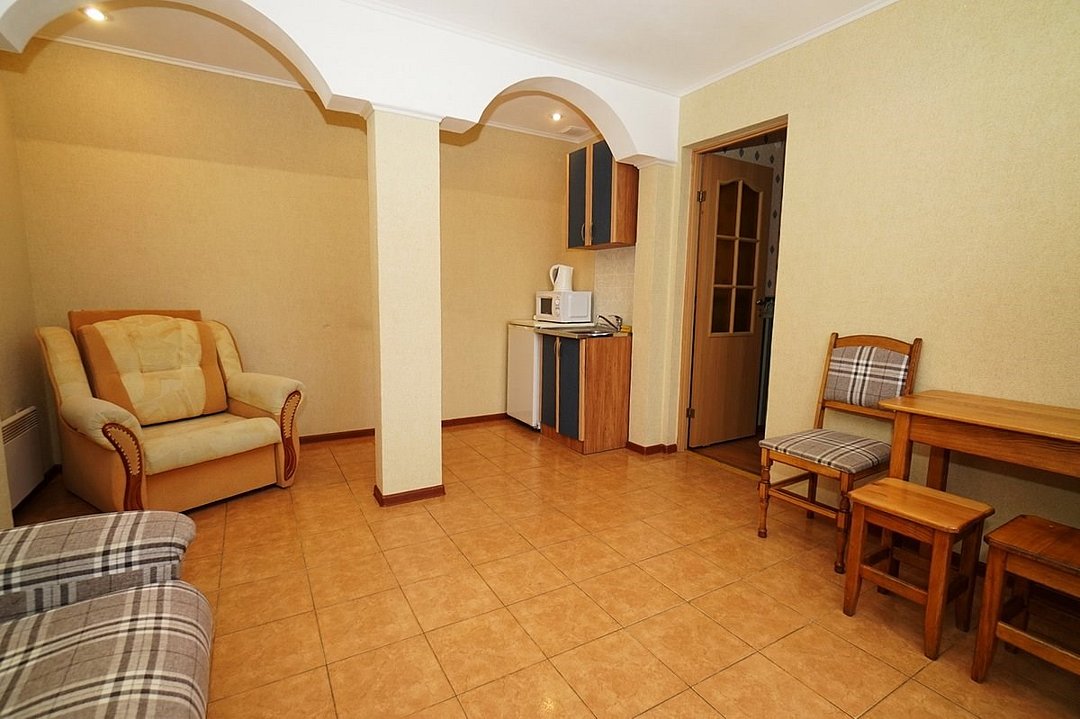 Номер 6-местный 3-комнатный (с мини-кухней)