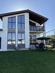 Частный дом на улице Возрождения 120