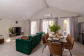 Коттедж с 3 комнатами с балконом, Частный дом Simple Life Home 381, Якунино