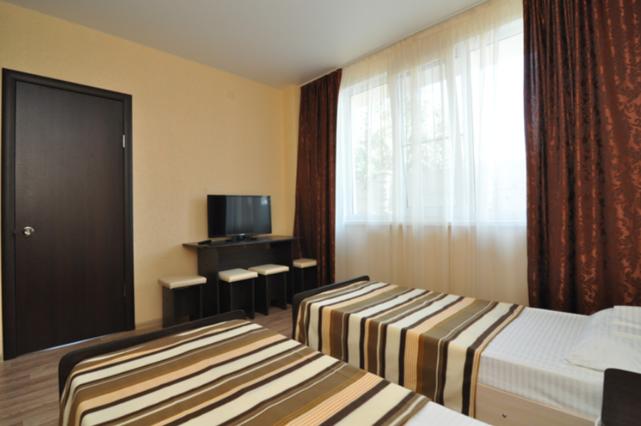 Семейный 4-местный 2-комнатный (с балконом)