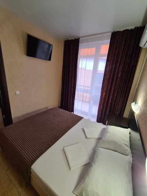 Семейный 4-местный 2-комнатный (с террасой)