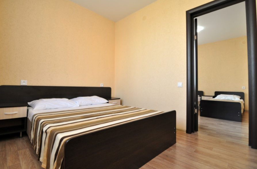 Семейный 4-местный 2-комнатный (с террасой)