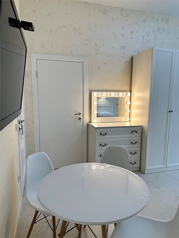 Люкс 5-местный 2-комнатный (с кухей и балконом)