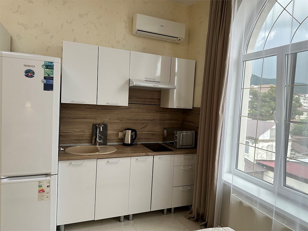 Люкс 5-местный 2-комнатный (с кухей и балконом)