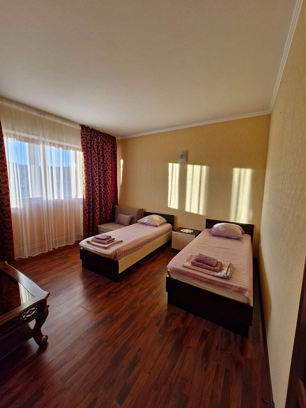 Семейный 5-местный 3-комнатный (с кухней и балконом)