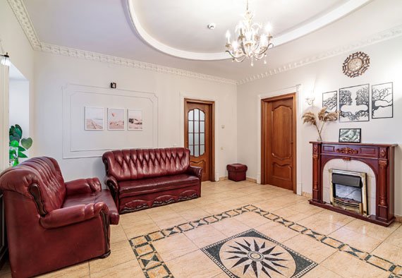 Домик 10-местный 5-комнатный (с бассейном и бильярдом)