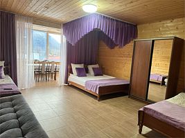 Вместительный номер с обеденной зоной, База отдыха Чегет Home, Архыз