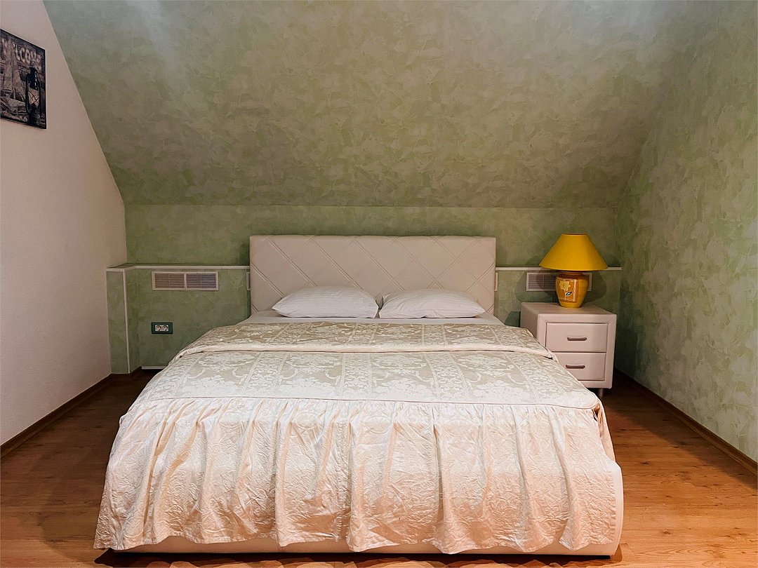 Дом 10-местный 4-комнатный (с баней)