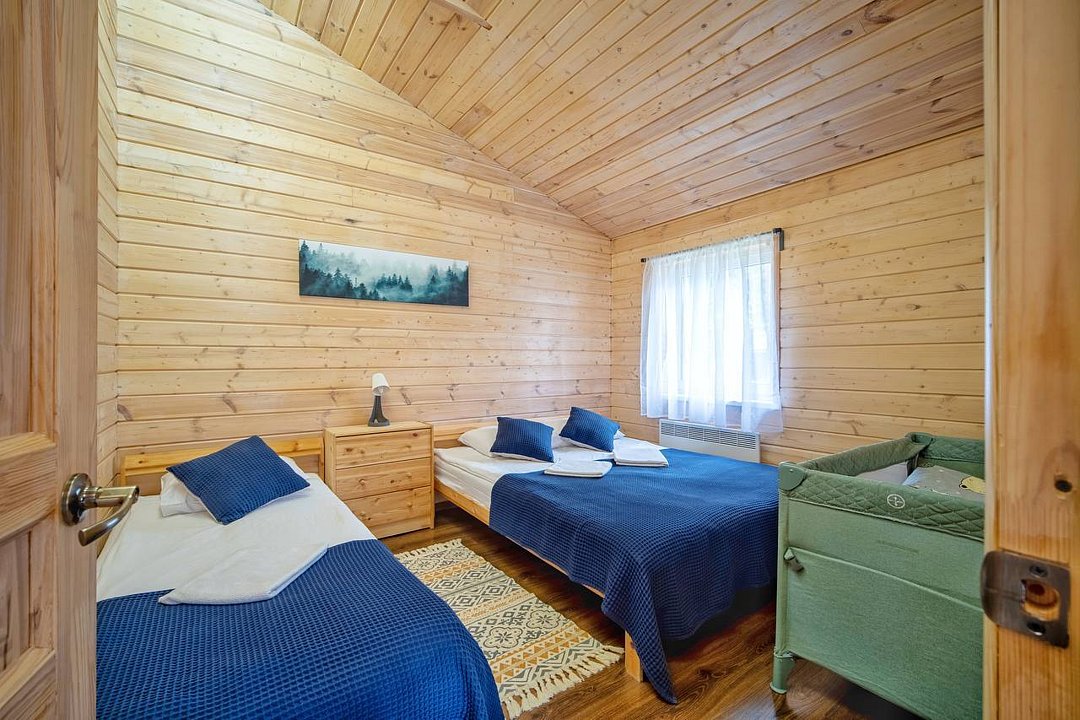 Коттедж 5-местный 2-комнатный (с террасой и панорамными окнами)